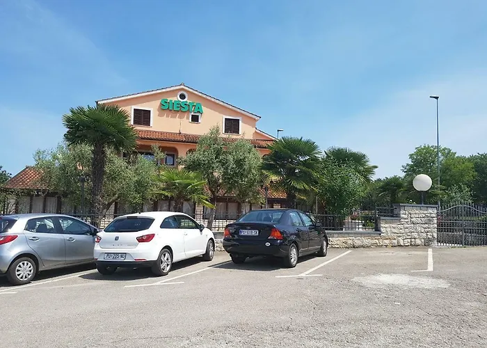 Siesta Konukevi Poreč